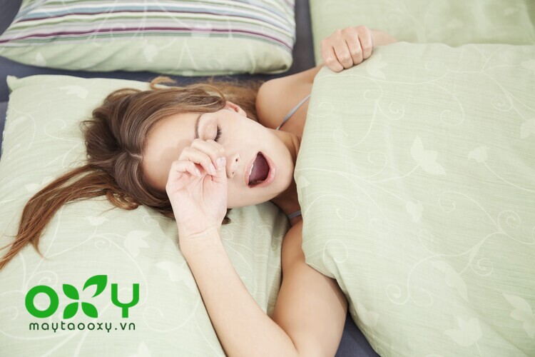 Ngáy là âm thanh khó chịu gây ra do cản trở chuyển động của không khí trong quá trình thở khi ngủ