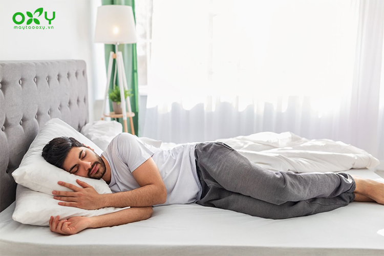 Ngủ trong tư thế thoải mái giúp thư giãn cơ thể và đường thở