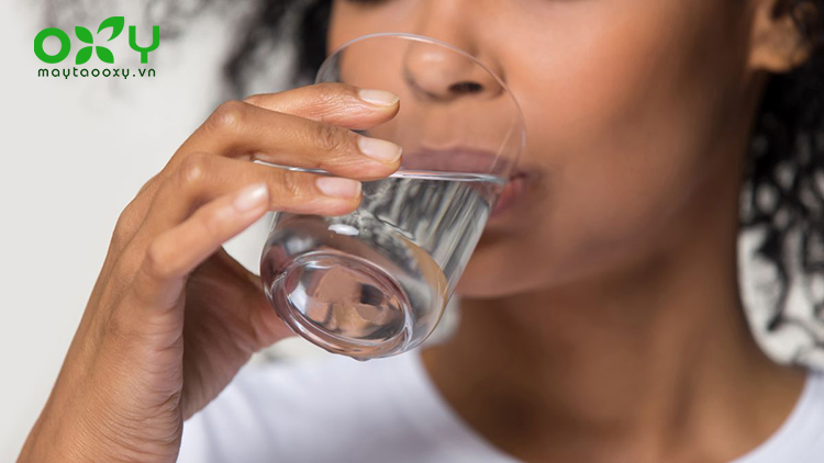 Uống nhiều nước ngăn ngừa tiết vasopressin, giảm nguy cơ cao huyết áp