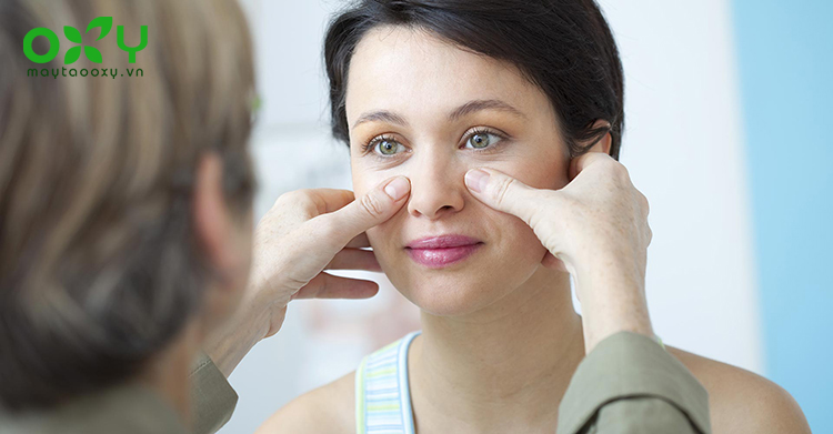 Nếu nghẹt mũi kéo dài hơn hai tuần thì bạn nên tìm đến bác sĩ để thăm khám