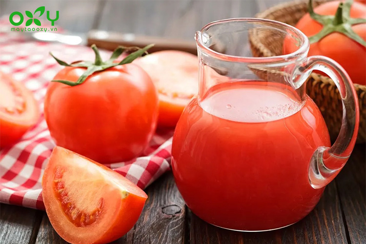 Thời điểm tốt nhất để uống nước ép cà chua là vào giữa buổi sáng hoặc chiều